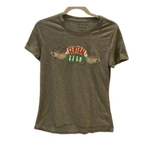 FRIENDS CENTRAL PERK WOMEN'S SHORT SLEEVE T-SHIRT